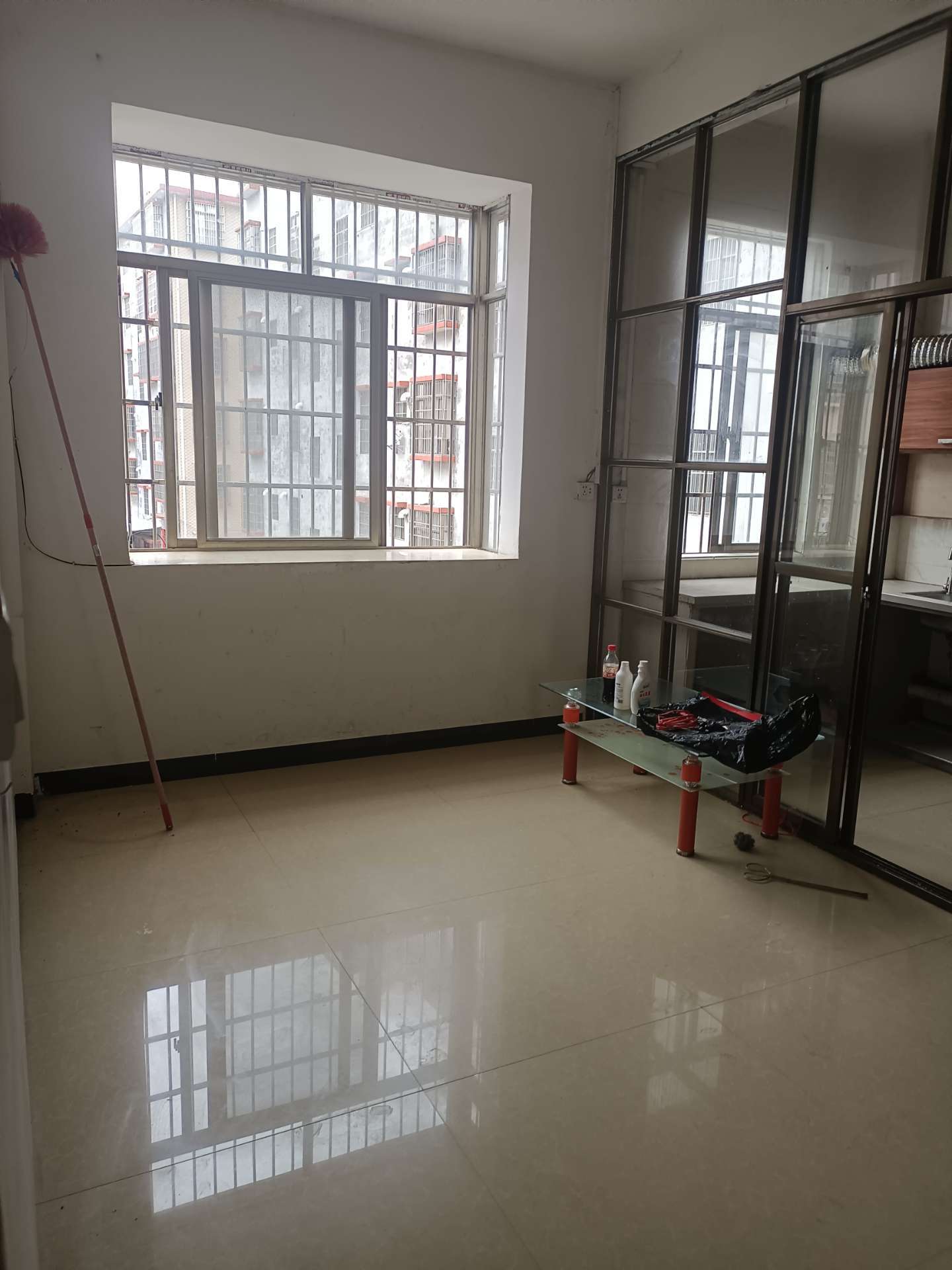 万颐大酒店化工总厂后面自建房两房一厅，800/月（3）